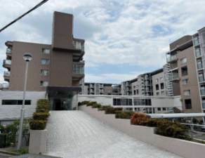 高槻市殿町、中古マンションの外観画像です