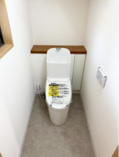 高槻市野田、中古一戸建てのトイレ画像です