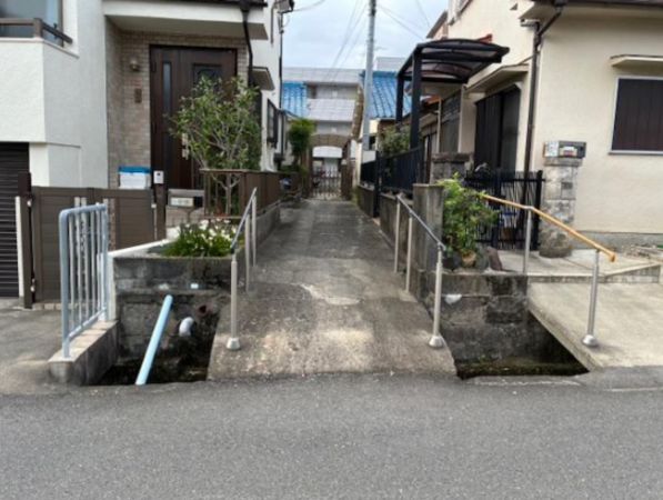 高槻市郡家新町、土地の前面道路を含む現地写真画像です