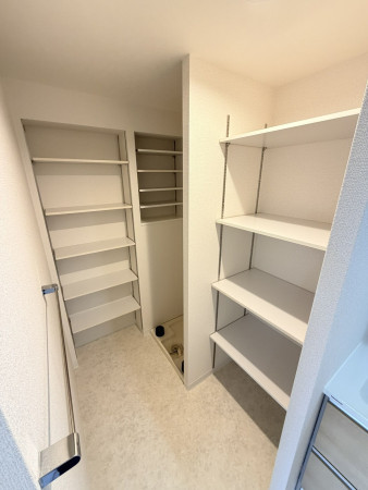 高槻市真上町、中古マンションの収納画像です