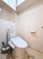 高槻市安満西の町、中古マンションのトイレ画像です