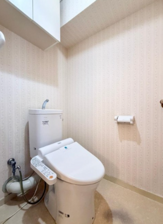 高槻市安満西の町、中古マンションのトイレ画像です