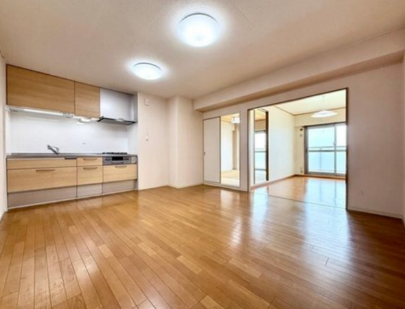 高槻市安満西の町、中古マンションの居間画像です