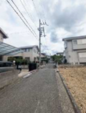 高槻市真上町、土地の前面道路を含む現地写真画像です