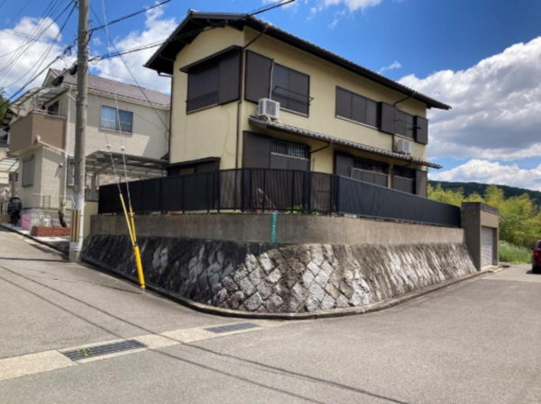 高槻市日吉台、中古一戸建ての外観画像です