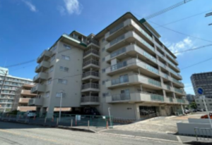 高槻市古曽部町、中古マンションの外観画像です