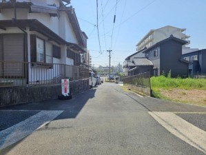 豊橋市緑ケ丘、土地の前面道路を含む現地写真画像です