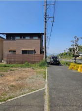 豊橋市緑ケ丘、土地の前面道路を含む現地写真画像です
