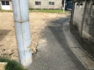 豊橋市杉山町、土地の前面道路を含む現地写真画像です