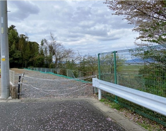 豊橋市、土地の前面道路を含む現地写真画像です