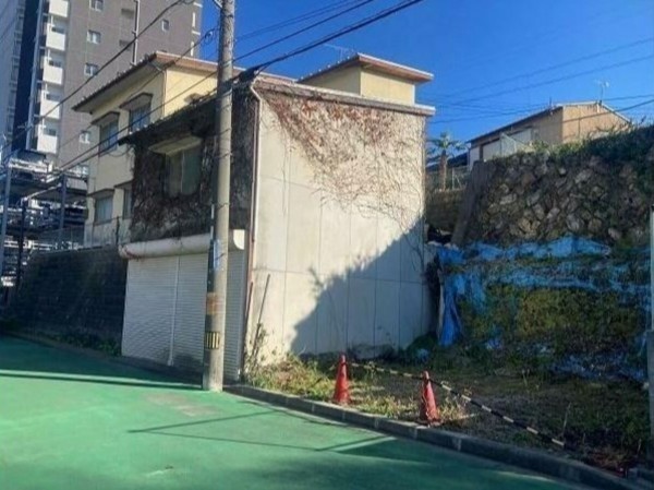 豊橋市花田町、土地の前面道路を含む現地写真画像です