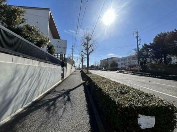 豊橋市向山台町、土地の前面道路を含む現地写真画像です
