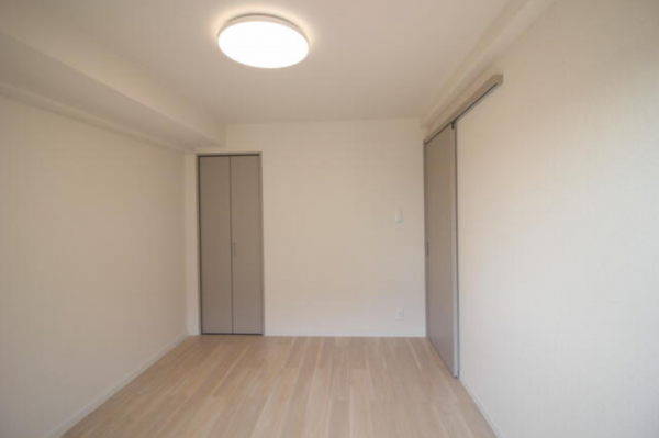 豊橋市花中町、マンションの寝室画像です