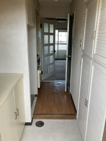 豊橋市花田一番町、マンションの玄関画像です