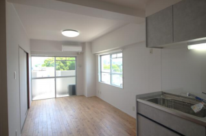 豊橋市船町、マンションの居間画像です