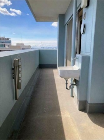 豊橋市広小路、マンションのバルコニー画像です