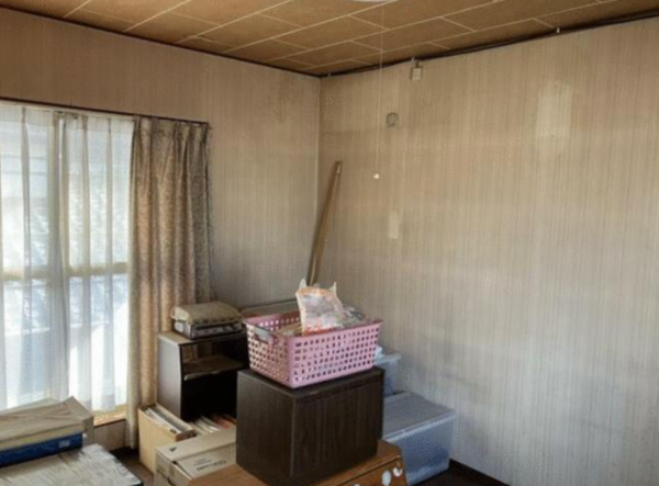 豊橋市緑ケ丘、中古一戸建ての居間画像です