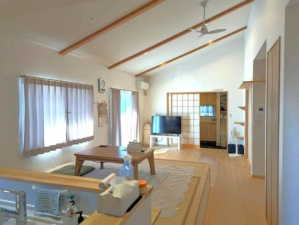 豊橋市大岩町、中古一戸建ての居間画像です