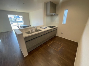 豊橋市多米中町、新築一戸建てのキッチン画像です