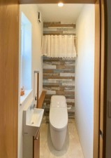 豊橋市向山町、中古一戸建てのトイレ画像です