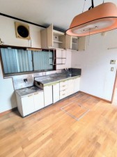 豊橋市立花町、中古一戸建てのキッチン画像です