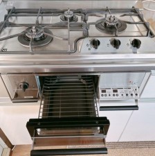 豊橋市三ノ輪町、中古一戸建てのキッチン画像です
