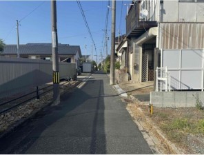 豊橋市老松町、土地の前面道路を含む現地写真画像です
