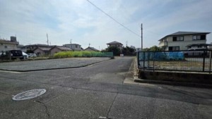 豊橋市北島町、土地の前面道路を含む現地写真画像です