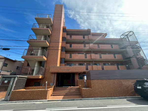 豊橋市羽根井西町、マンションの外観画像です