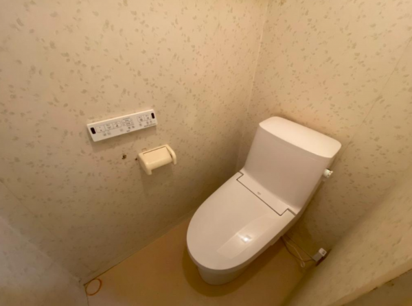 豊橋市羽根井西町、マンションのトイレ画像です