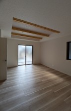 豊橋市東郷町、新築一戸建ての居間画像です