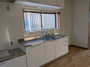 豊橋市岩屋町、中古一戸建てのキッチン画像です