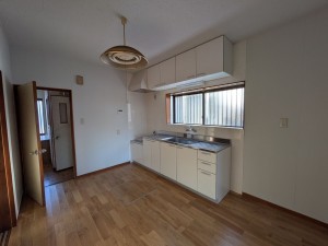 豊橋市岩屋町、中古一戸建てのキッチン画像です