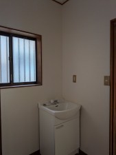 豊橋市岩屋町、中古一戸建ての洗面画像です