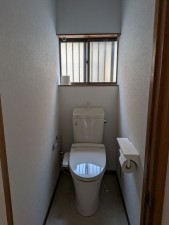 豊橋市岩屋町、中古一戸建てのトイレ画像です