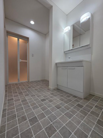 豊橋市大岩町、中古一戸建ての洗面画像です