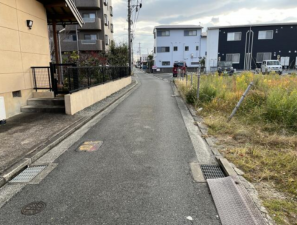 豊橋市吉川町、土地の前面道路を含む現地写真画像です