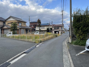 豊橋市吉川町、土地の前面道路を含む現地写真画像です