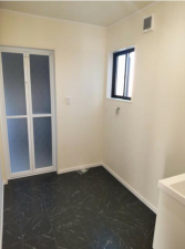 豊橋市神野新田町、中古一戸建ての洗面画像です