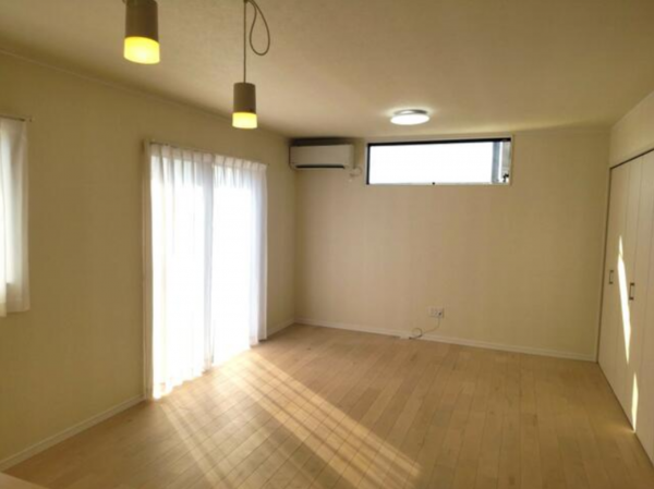 豊橋市神野新田町、中古一戸建ての居間画像です