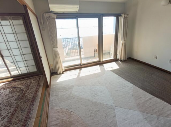 豊橋市牛川町、マンションの居間画像です