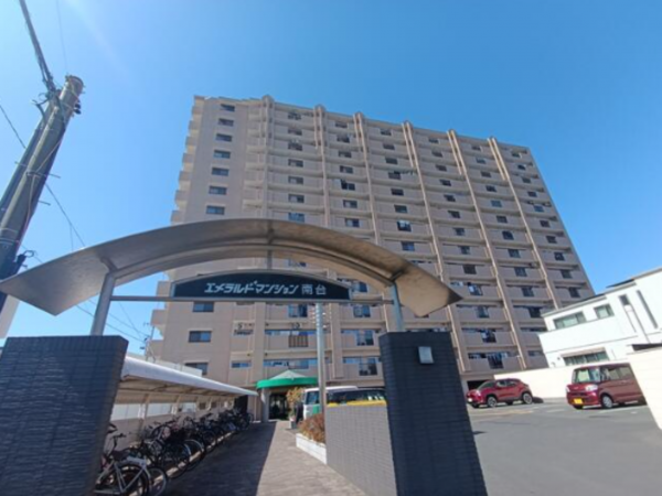 豊橋市牛川町、マンションの外観画像です