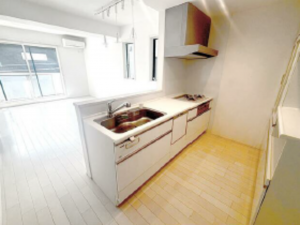 豊橋市神ノ輪町、中古一戸建てのキッチン画像です