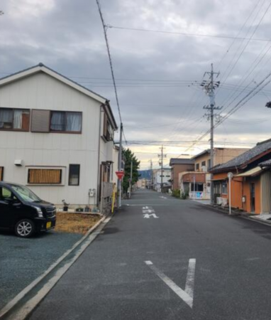 豊橋市吾妻町、土地の前面道路を含む現地写真画像です