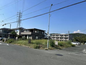 豊橋市北岩田、土地の前面道路を含む現地写真画像です