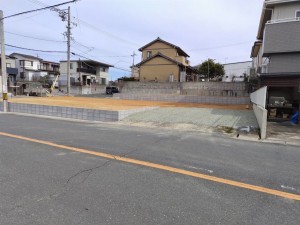 豊橋市若松町、土地の前面道路を含む現地写真画像です