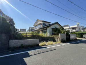 豊橋市弥生町、土地の前面道路を含む現地写真画像です