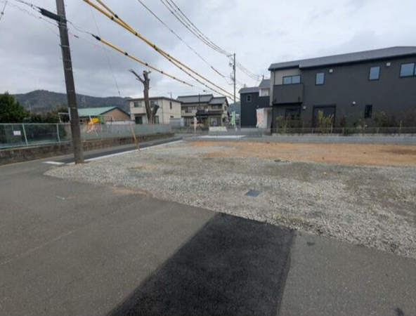 豊橋市二川町、土地の前面道路を含む現地写真画像です