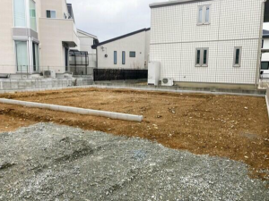豊橋市二川町、新築一戸建ての前面道路を含む現地写真画像です