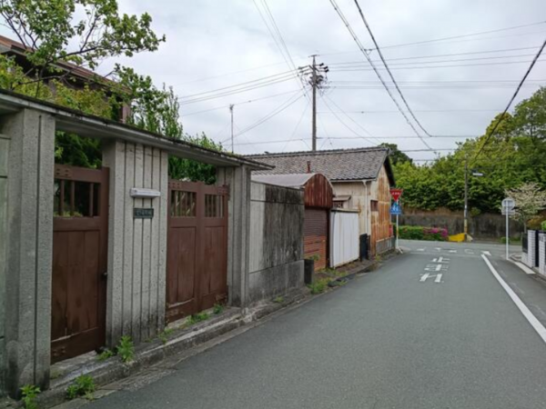 豊橋市向山西町、土地の前面道路を含む現地写真画像です